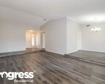 Hello,I'm looking for someone to take over my lease, it's the master bedroom with its own bathroom. Very spacious the rent is only 800 dollars. 3 Bedroom. 2 Bathroom