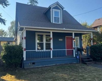 3 Bedroom 1BA 1124 ft Pet-Friendly Apartment For Rent in Bellingham, WA