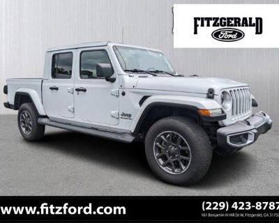 2020 Jeep Gladiator 4X4 Overland 4DR Crew Cab 5.0 FT. SB