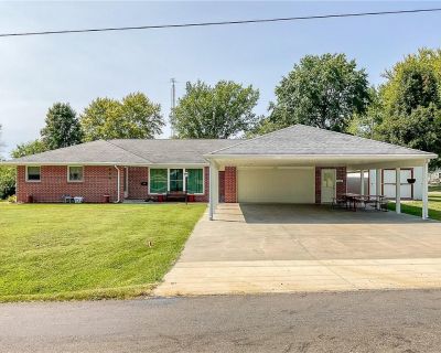 3 Bedroom 1BA 3216 ft Single Family House For Sale in Smithton, MO