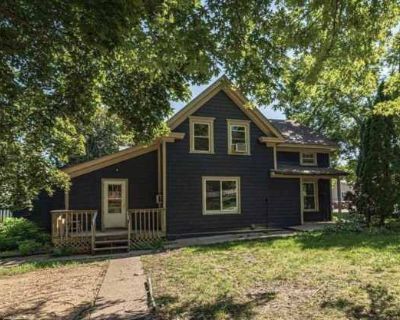 Beautiful 3-Bed 1-Bath Available Now in Hastings!. image_url. In unit laundry Patio / balcony Pet friendly Parking Recently renovated Some paid utils Unit Amenities in unit laundry microwave oven patio / balcony range refrigerator recently renovated Property Amenities pet friendly on-site laundry parking cats allowed dogs allowed. Pets allowed. 3 Bedroom. 1.5 Bathroom. 1000 ft