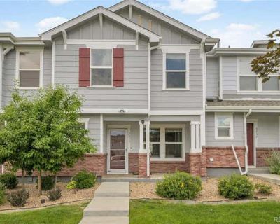 3 Bedroom 3BA 1523 ft Townhouse For Sale in DENVER, CO