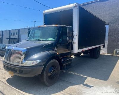 2002 International 4300 Box Truck