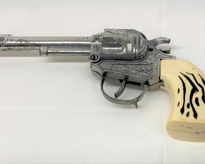 VINTAGE 1950's WESTERN STYLE PLAY TOY CAP GUN
