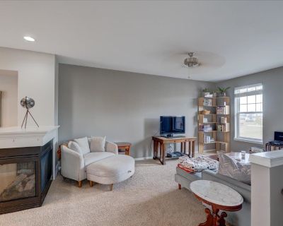 3 Bedroom 2BA 1706 ft Condo For Sale in Sun Prairie, WI
