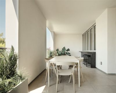 2 Bedroom 2BA 1996 ft Apartment For Rent in West Hollywood, CA