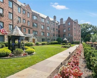 Wynnewood Rd Apt K, Pelham, Condo For Sale