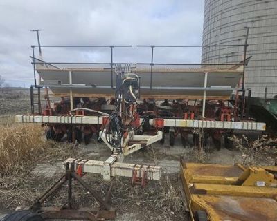 6 row Harriston Potato Planter