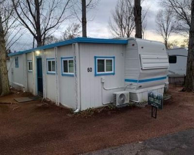 1977 Z-Santa Fe - 1/1, Spc 60, 8X40 plus room addition with HOT TUB - PRICE REDUCED