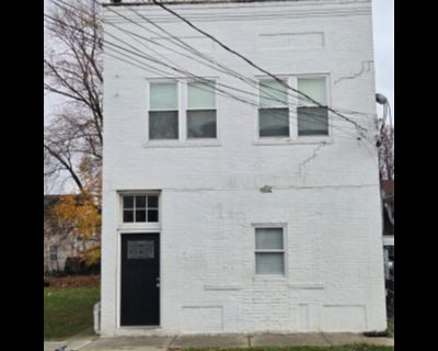 4 Bedroom 1BA 2156 ft Apartment For Rent in Hempstead, NY