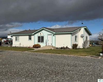 3 Bedroom 2BA 1336 ft Manufactured Home For Sale in STANDISH, CA