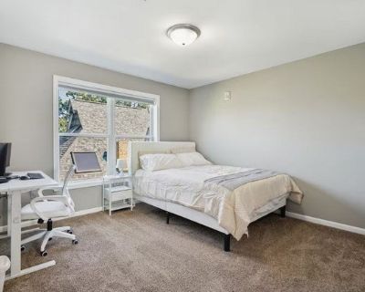 Total rooms: 2. Deposit: $300.00 * Utilities included?: Yes * Fees apply?: No. References are not required. No preference. Smoking is allowed. Not for couples. Furnishings: Furnished * Parking: Yes * Garage: Yes * Yard/patio: No * Balcony/roof terrace: No * Disabled access: No * Living room: shared * Broadband included: Yes. Availability Available Now Minimum term 1 month Maximum term 36 months...