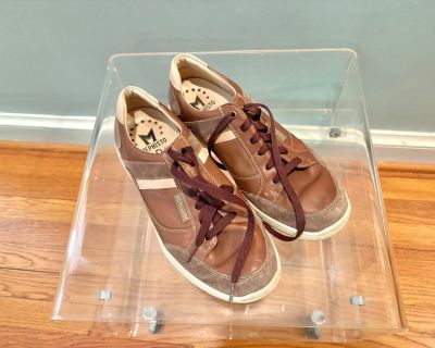 Once an item is purchased online, we will email you with the pick up address. Pick up and shopping days are: Sunday, November 2 - 11am to 1pm and Sunday, November 9 - 11am-1pm ALTERNATIVE PICK UP DAYS AND TIMES MAY BE AVAILABLE.