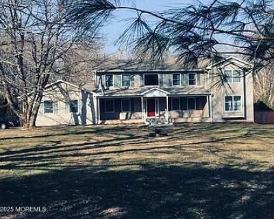 4 Bedroom 2BA 3133 ft House For Rent in Manalapan, NJ