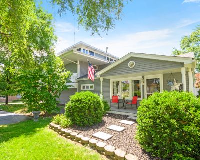 6 Bedroom 3BA 4019 ft Single Family House For Sale in Tinley Park, IL