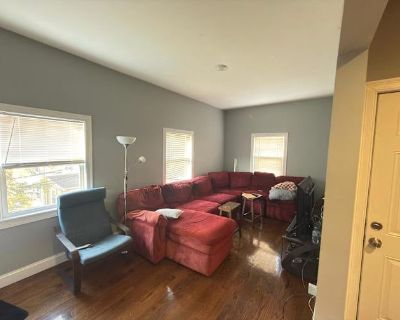 Available on: december 1. Furnished. Pet friendly. Internet included * Dog friendly * Students welcome. Temporary: Private room/Shared room(3 spots available) available Dec 1 Jan 5. Permanent: Shared spot (female only) available starting Dec/Jan through August (full lease period). Located in Jamaica Plain, directly across from the bus stop and just a 10-minute walk to the Orange Line. Safe, wal...