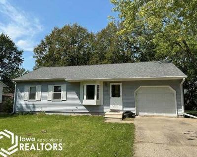 3 Bedroom 2BA 875 ft Single Family Home For Sale in FAIRFIELD, IA