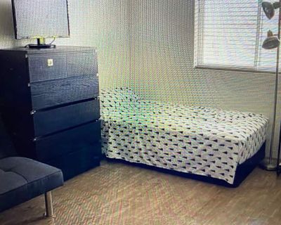 Shared room with shared bathroom in an apartment, San Jose, CA 95123