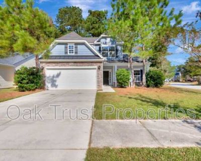 3 Bedroom 2.5BA 1903 ft Pet-Friendly Apartment For Rent in Summerville, SC