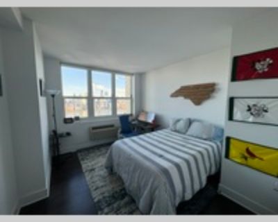 Looking for a good guy to sublease my room; fully furnished luxury apartment, flexible on rent/move-in date