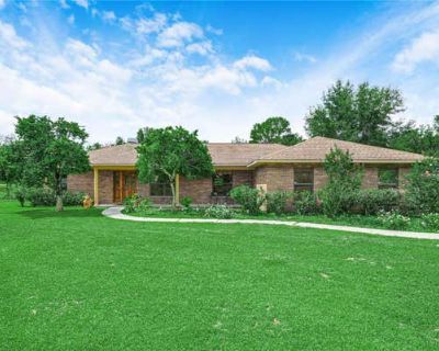 3 Bedroom 2BA 2002 ft Single Family Home For Sale in PLANT CITY, FL