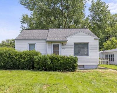 Cozy 3-Bedroom Ranch with Garage in Charming Old Towne Bellevue. image_url. Pet friendly Garage Air conditioning Range Refrigerator Unit Amenities air conditioning range refrigerator Property Amenities parking garage cats allowed dogs allowed. Pets allowed. 3 Bedroom. 1 Bathroom. 713 ft