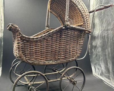 269. Antique Wicker Baby Doll Carriage