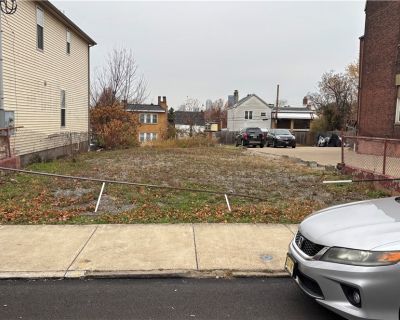 1 Bedroom Studio For Sale in Oakland, PA