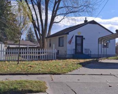 2 Bedroom 1BA 696 ft Single Family Home For Sale in MANITOWOC, WI