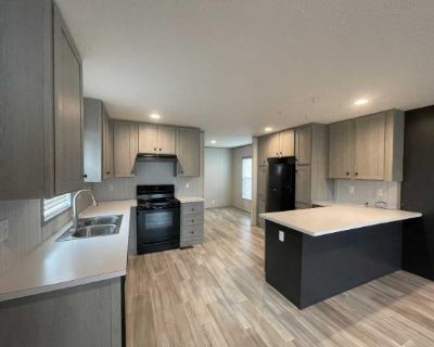 3 Bedroom 2BA 1216 ft Mobile Home For Sale in La Fontaine, IN