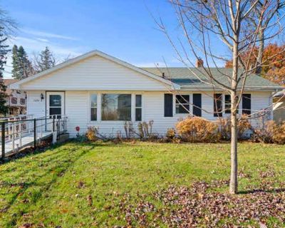 2 Bedroom 3BA 1204 ft Single Family Home For Sale in FREEPORT, IL