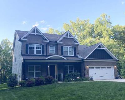 4 Bedroom 3.5BA 3802 ft Pet-Friendly Apartment For Rent in Lewisville, NC