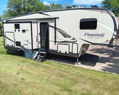 2019 Forest River Flagstaff Super Lite 528CKWS For Sale by Dealer in Guttenberg, Iowa