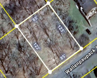 Unimproved Land For Sale in LAKE ARIEL, PA