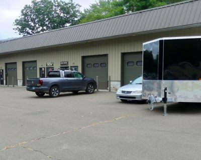 1000 ft Commercial Property For Rent in Deep River, CT