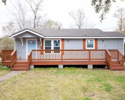 2 Bedroom 1BA 885 ft Apartment For Rent in Lake Charles, LA