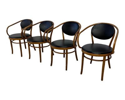 Mid-Century Modern Bent Wood B9 Armchair Dining Chairs by Le Corbusier / Thonet