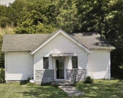 1 Bedroom 1000 ft Single Family Home For Sale in Lebanon, TN
