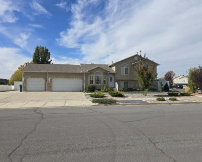 4 Bedroom 3BA 2227 ft Pet-Friendly Apartment For Rent in Layton, UT