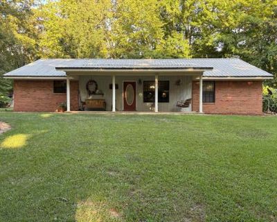 3 Bedroom 2BA 1865 ft Single Family Home For Sale in CARROLLTON, MS