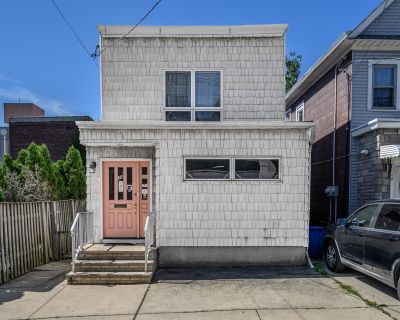 1 Bedroom 1BA Apartment For Sale in Bayonne, NJ