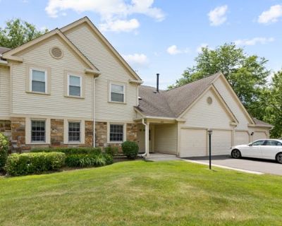 2 Bedroom 2BA 1200 ft Condominium For Sale in SCHAUMBURG, IL