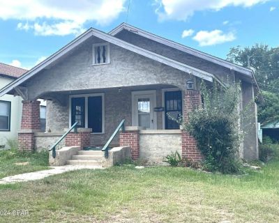 3 Bedroom 1BA 1223 ft² Residential For Sale in Marianna, FL