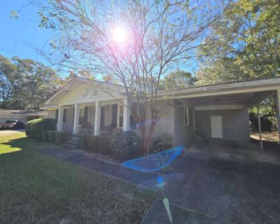 3 Bedroom 2BA 1440 ft Single Family House For Rent in Dothan, AL