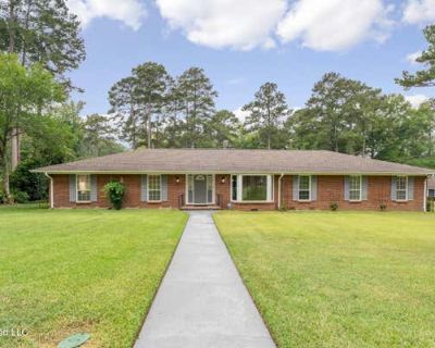 4 Bedroom 3BA 3036 ft Single Family Home For Sale in COLUMBIA, MS