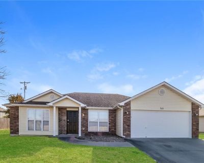 3 Bedroom 2BA Apartment For Rent in Raymore, MO