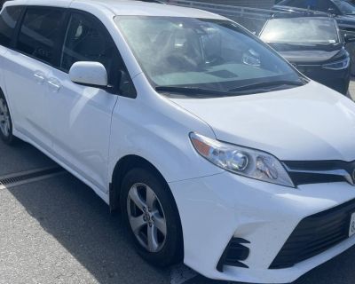 2020 Toyota Sienna LE