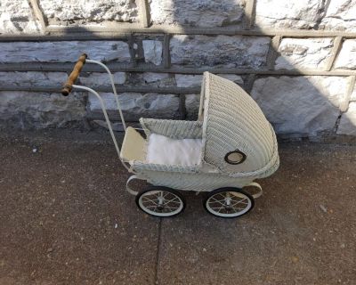 G6 Antique Wicker Baby Doll Buggy Carriage Stroller