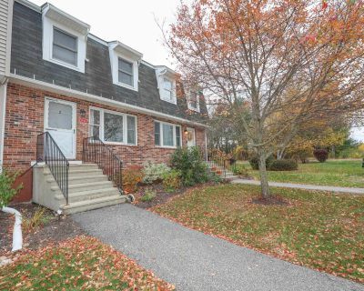 2 Bedroom 1BA 1655 ft Condo For Sale in Goffstown, NH