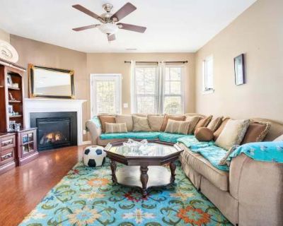 6649 Clarksburg Pl. The second-biggest city in the state, Raleigh's vibe is energetic and innovative. Patio / balcony Pet friendly Parking Guest parking Some paid utils Internet access Unit Amenities furnished oven patio / balcony range Property Amenities pet friendly parking guest parking internet access. 2 Bedroom. 4 Bathroom. 0 ft . Furnished